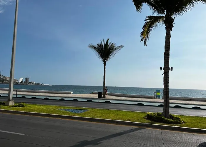 Luxury condo en Malecón, Alberca Infinity&Jacuzzi Mazatlán
